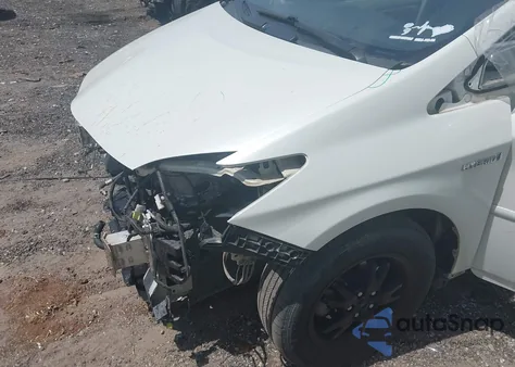 2014 Toyota Prius Three z USA, uszkodzony, nr VIN JTDKN3DU3E1757260